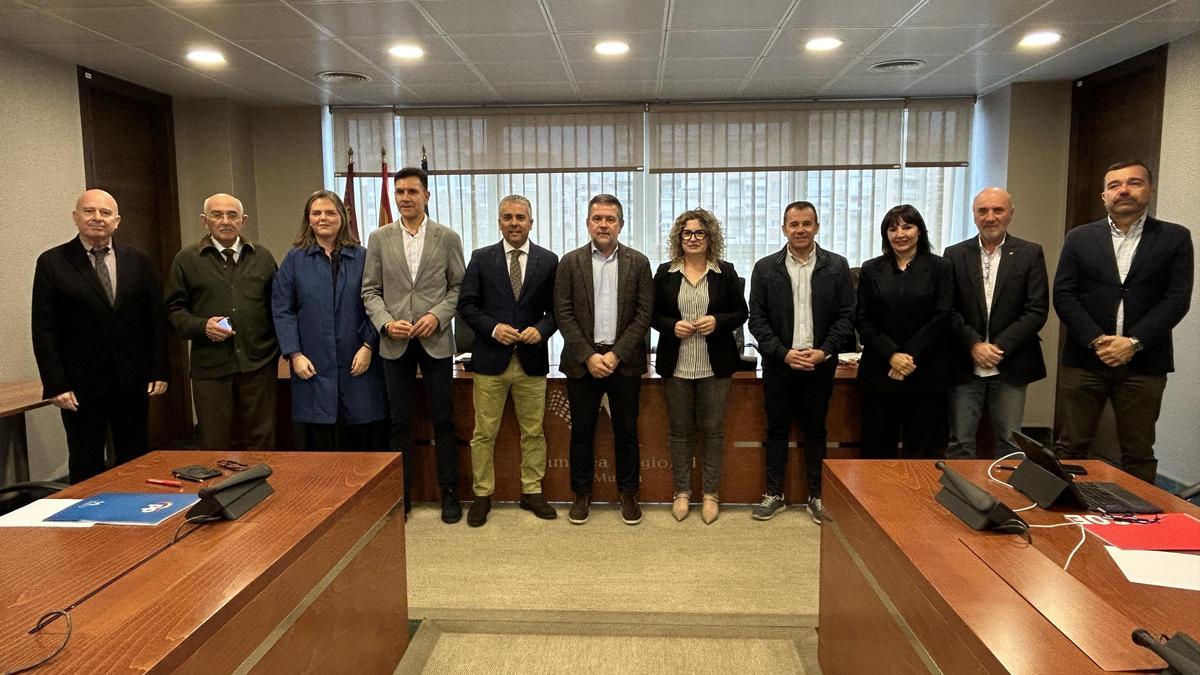 Miembros en la segunda reunión de la Comisión Especial de Estudio sobre la situación del Trasvase Tajo-Segura.