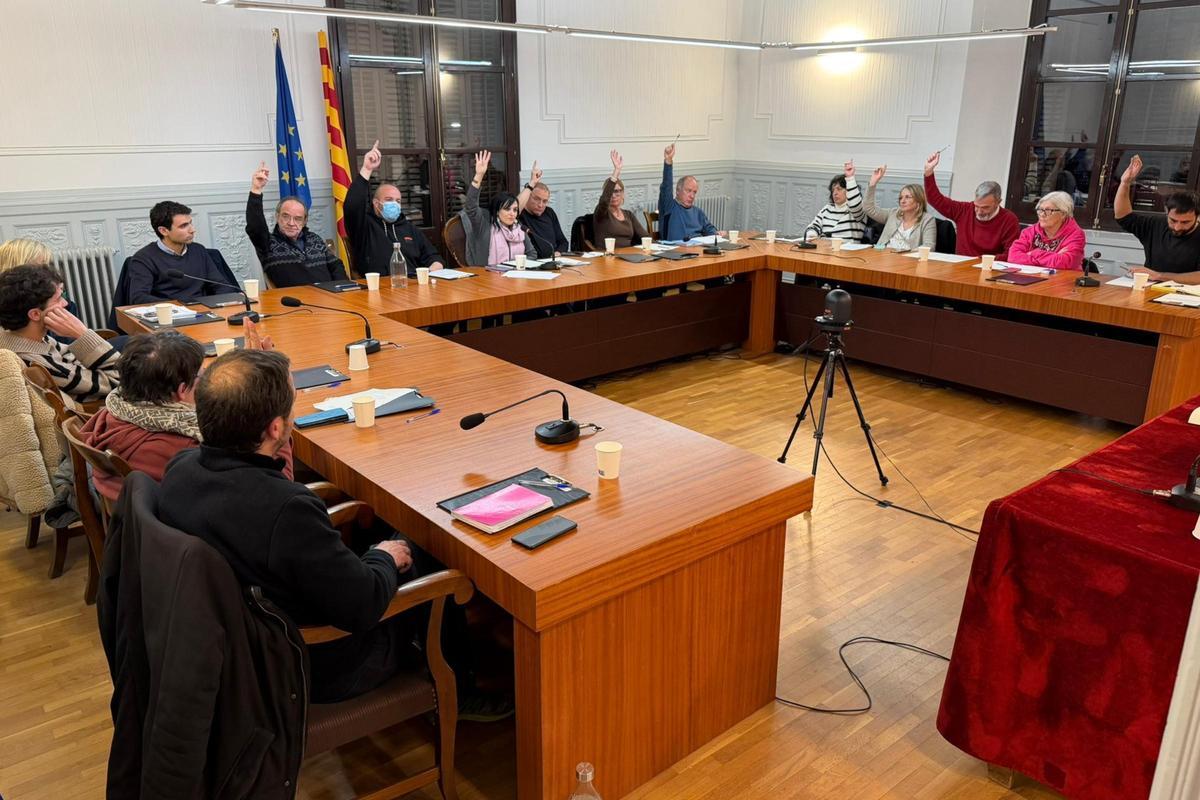 Una de les votacions al ple extraordinari.