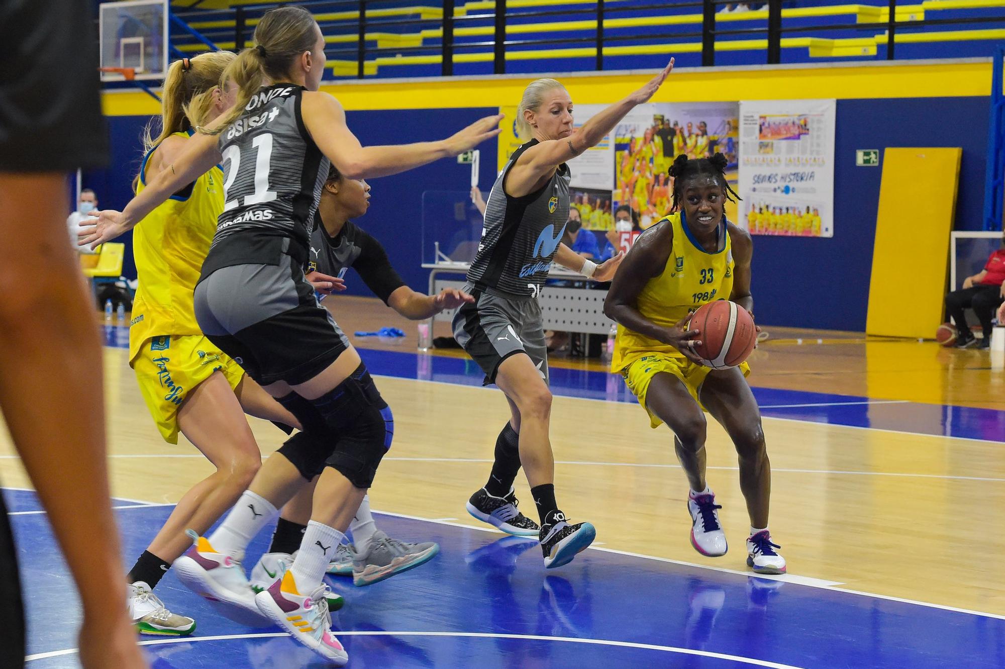 Partido entre el SPAR Gran Canaria (67) y el Estudiantes (65)