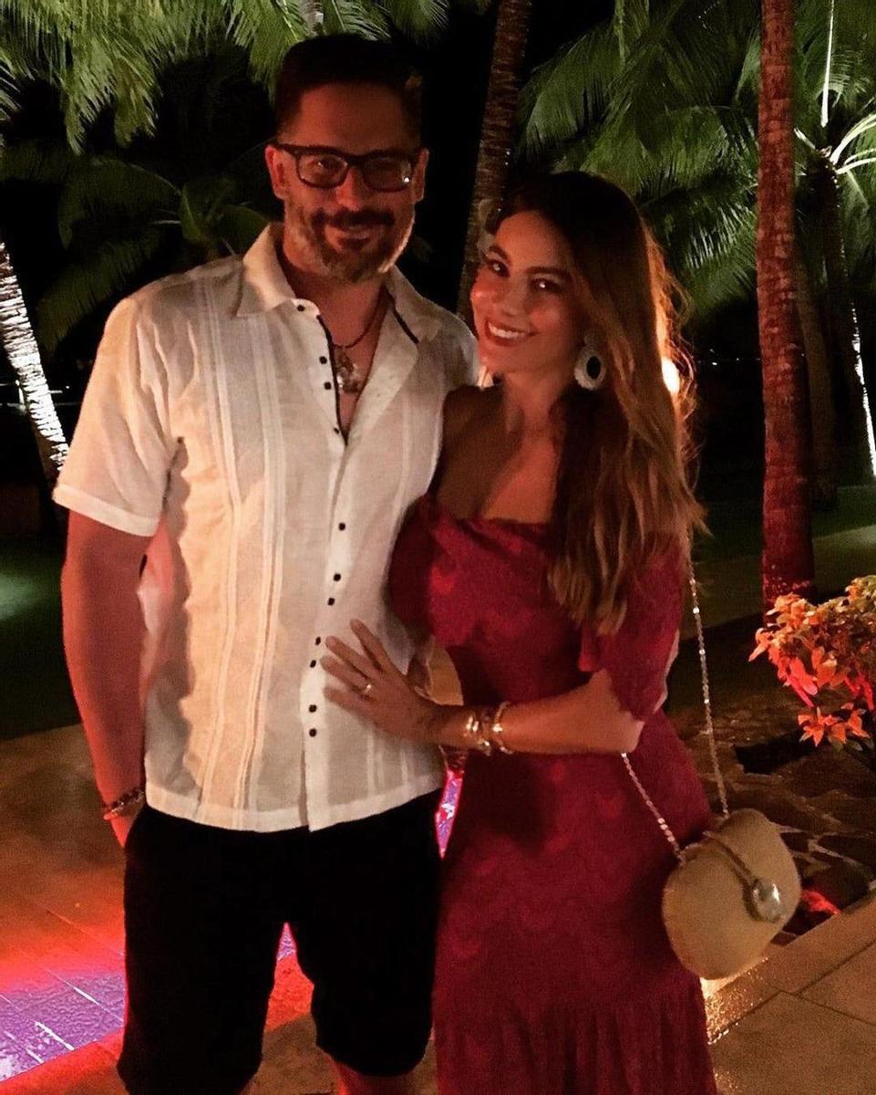 Sofia Vergara y Joe Manganiello celebran la Navidad