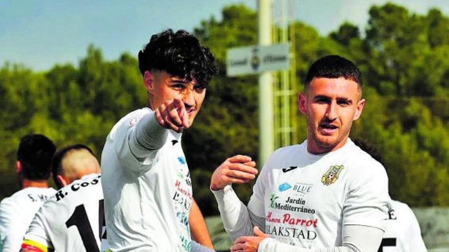 Imagen de los jugadores Diego Cámara y Álvaro Barrero, de la Peña Deportiva.