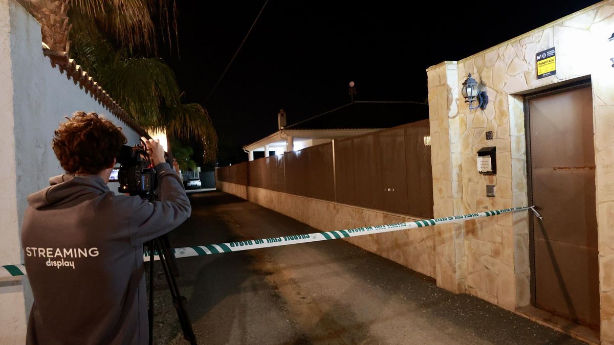 El lugar del crimen en Sangonera la Seca, acordonado.