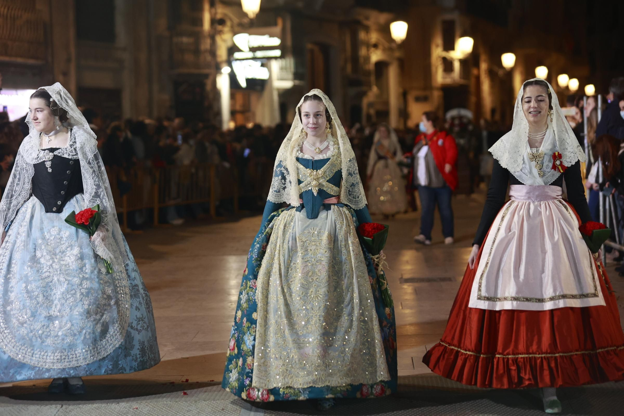 Búscate en el segundo día de ofrenda por la calle Quart (entre las 19:00 a las 20:00 horas)