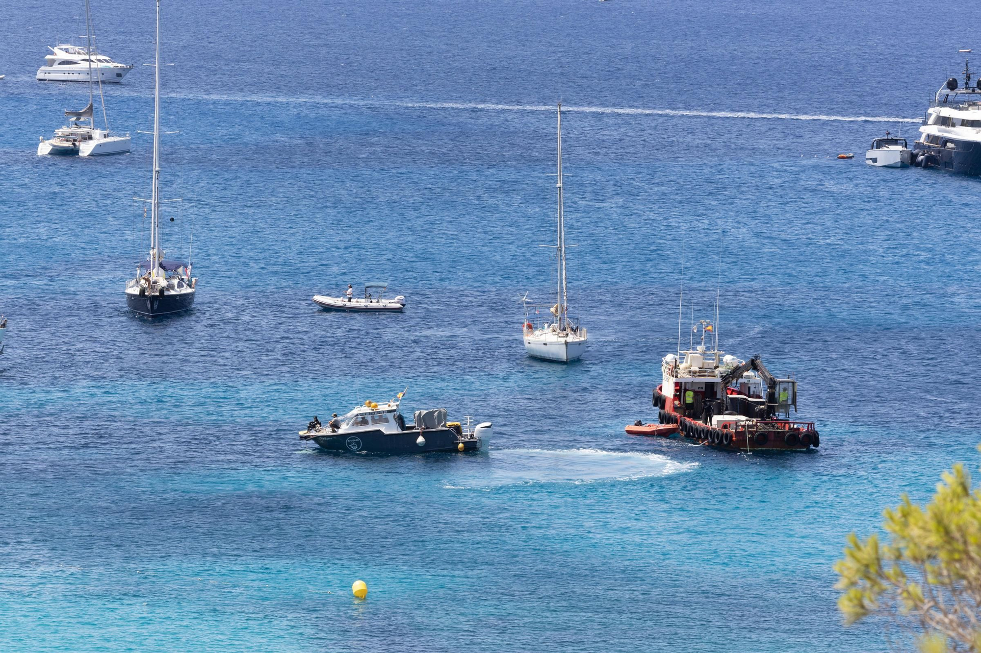 Aquí están todas las fotos de la instalación de bombas para evitar manchas de microalgas en Cala Tarida