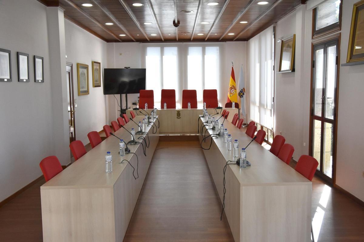 Salón de plenos del Concello de Ames.