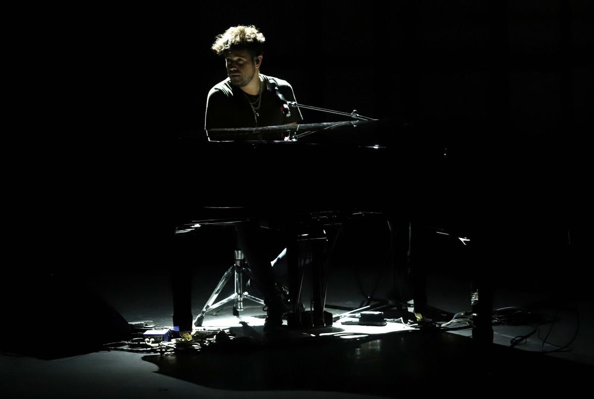 Pablo López encandila a sus fans en el Teatro de la Axerquía