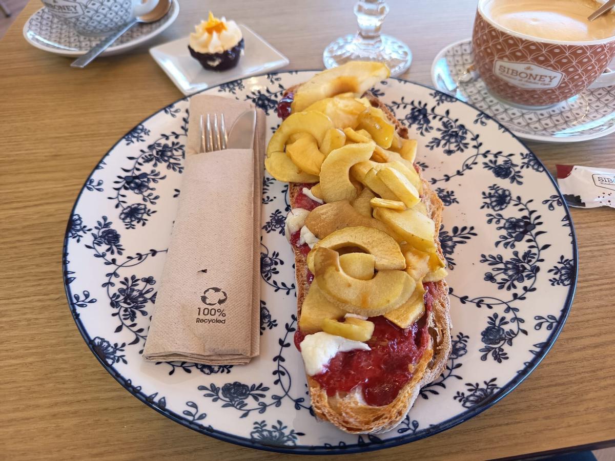 Uno de los desayunos que se pueden tomar en Do Pincho.