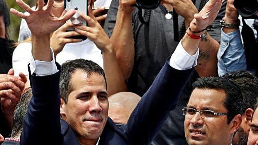 Guaidó es va dirigir als concentrats al centre de Caracas