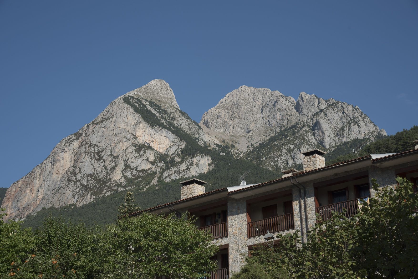 Crònica d'un dia al bus que porta excursionistes al peu del Pedraforca