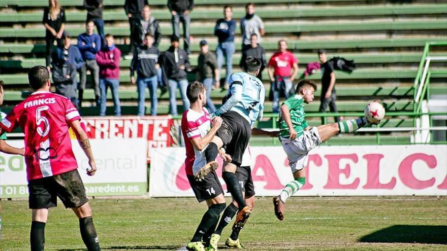 El Cacereño remonta por convicción