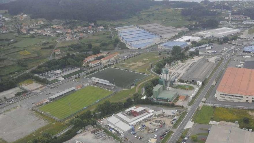 Vista de la zona escolar de Arteixo que está pegada al polígono de Sabón.