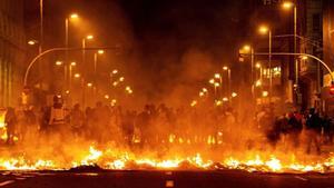 undefined50419838 graf870  barcelona  15 10 2019   los manifestantes incendian191015233943