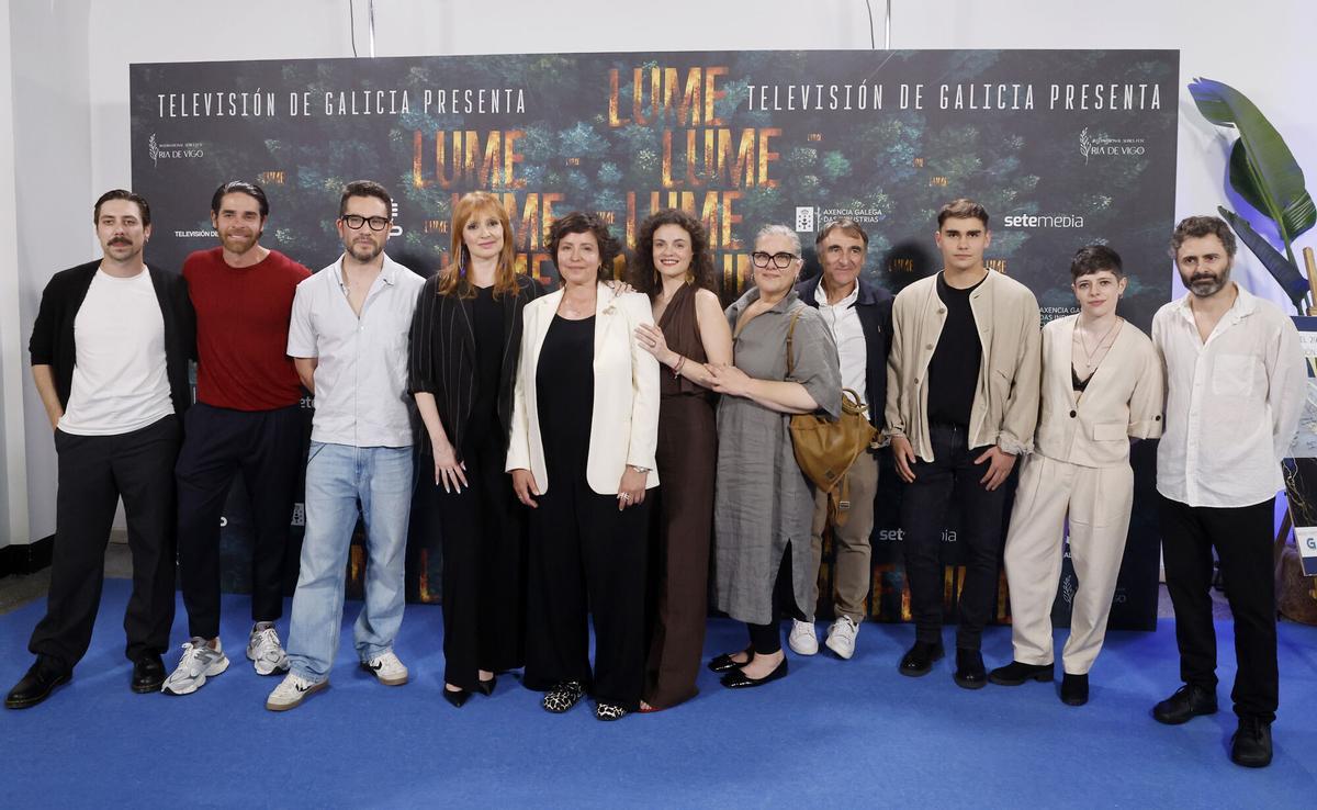 Preestreno de la serie Lume, con los actores Cristina Castaño (4i.), Alfonso Agra (4d.) y Xúlio Abonjo (1d.), en la primera edición del festival.