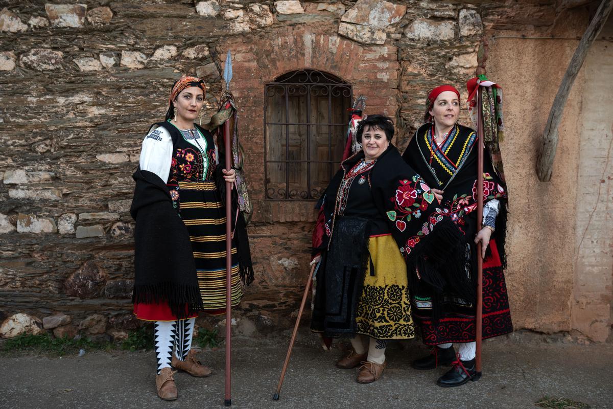 GALERÍA | El tradicional Salto del Piorno de las águedas de Andavías, en imágenes