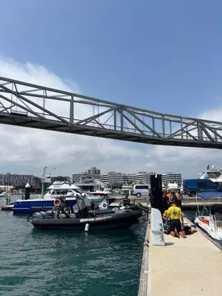 Rescatados dos tripulantes heridos tras caer al mar desde una embarcación de alquiler en Barcelona