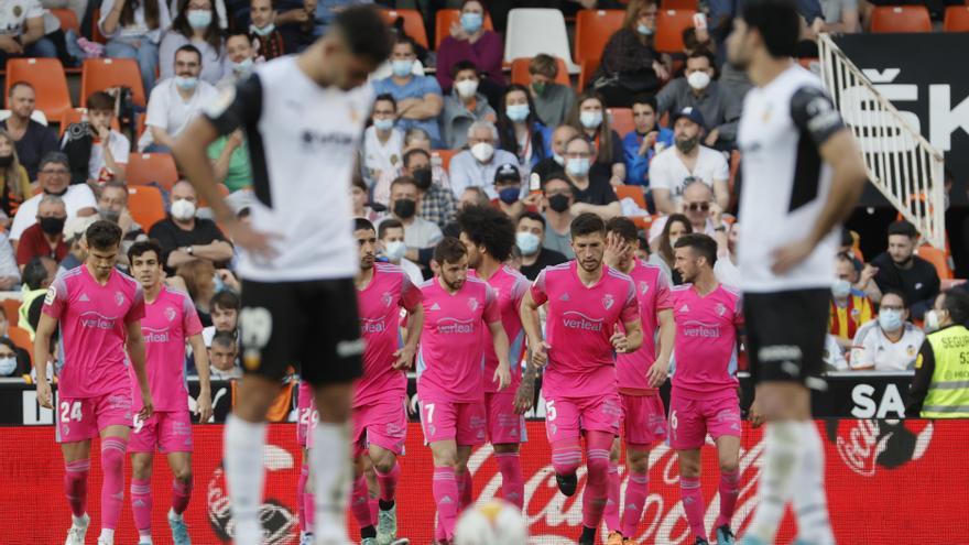 Osasuna toma Mestalla y adelanta al Valencia