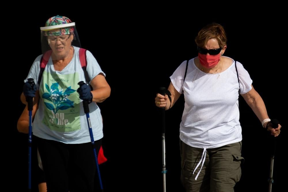 Primer dia amb la mascareta obligatòria a Catalunya