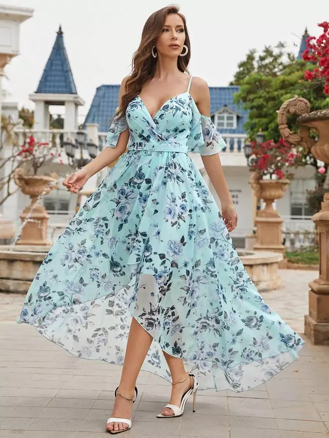 Vestido largo de gasa con estampado de flores y hombros descubiertos de Shein