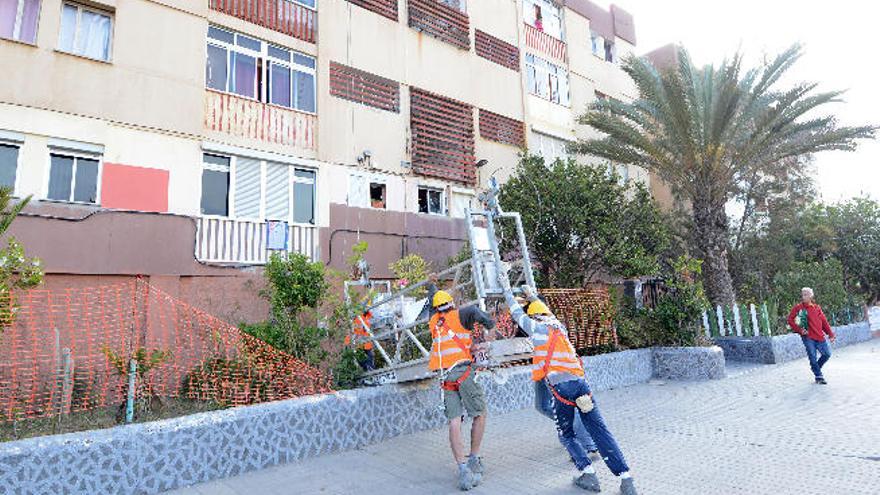 Obras de rehabilitación en la primera fase de Jinámar.