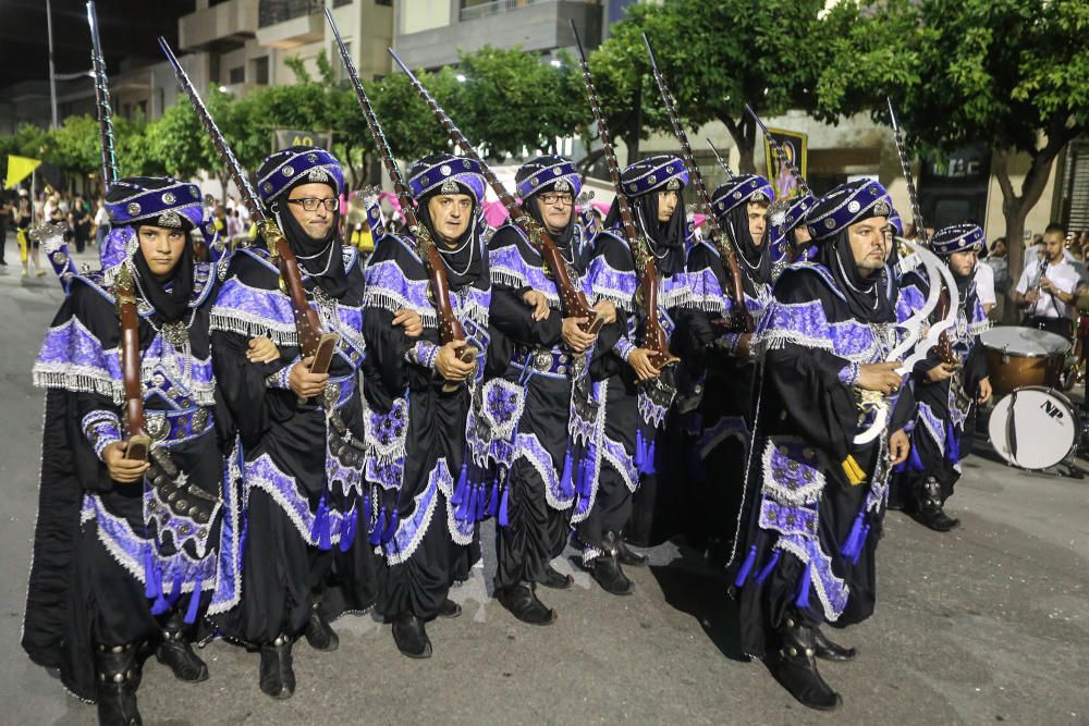 Las comparsas Benimerines y Sarracenos cierran los desfiles de Moros y Cristianos y dan paso hoy a la procesión de San Roque y la Despedida del Santo