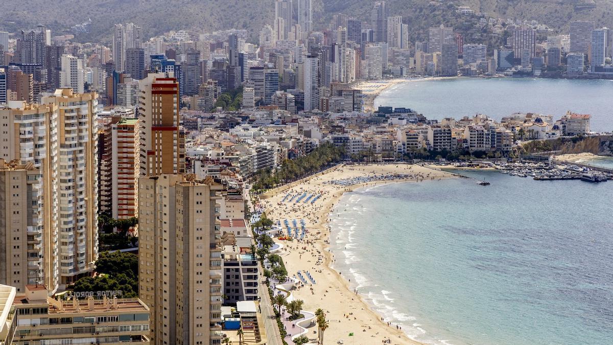 La ocupación hotelera de mayo, entre la estabilidad de Benidorm y el repunte del sur de la provincia