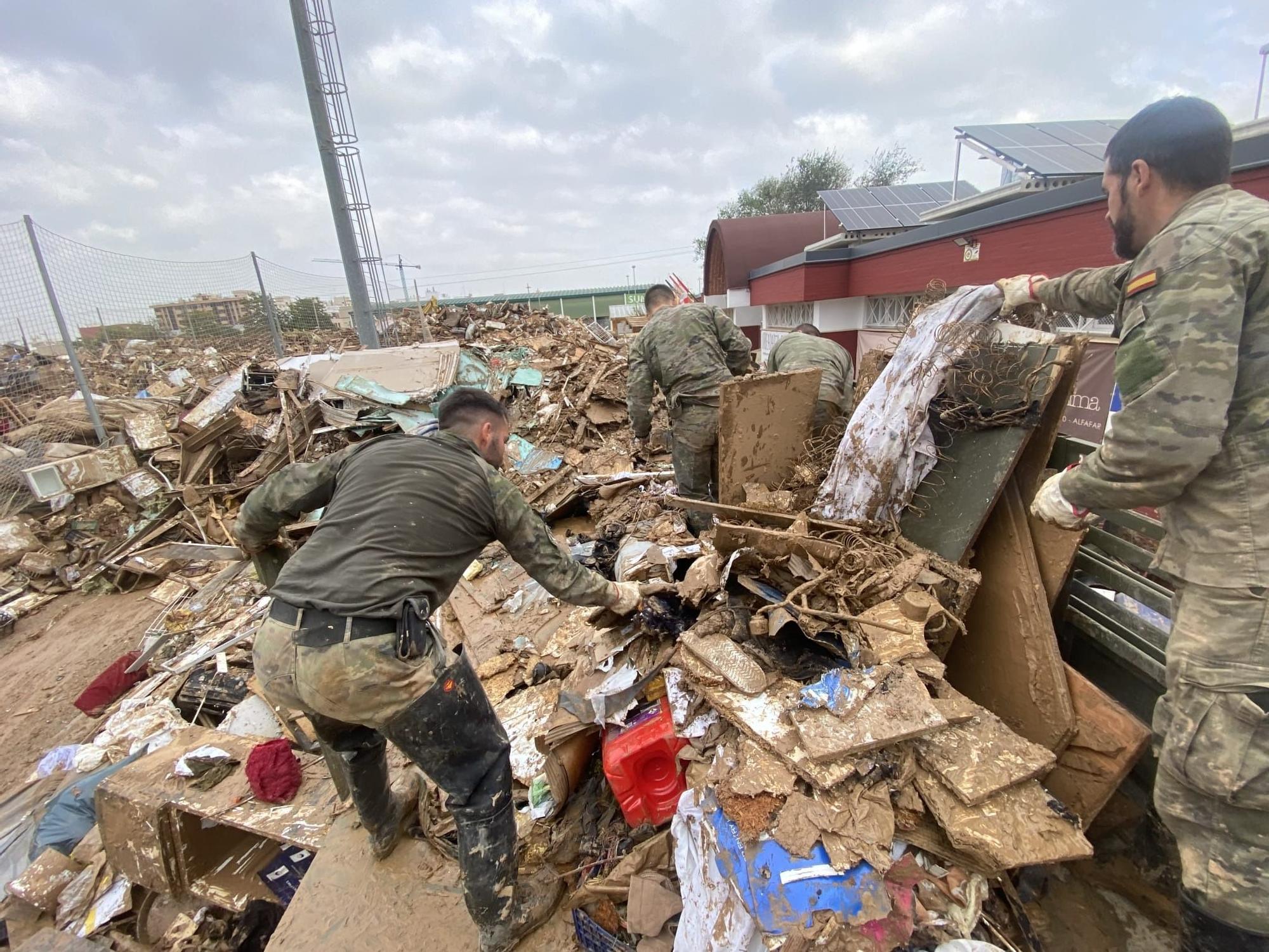 Militares de la BRIX siguen trabajando en la zona cero de la DANA