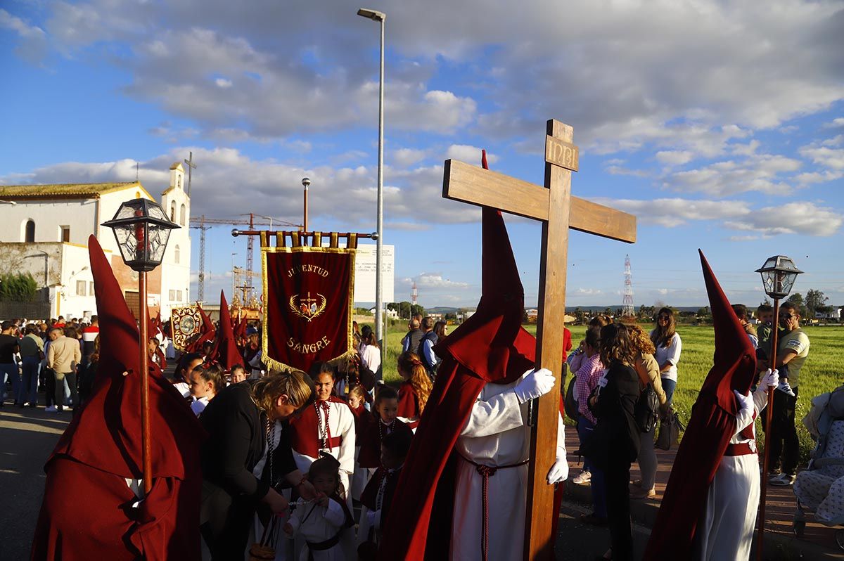 La procesión del Cristo de la Sangre del Higuerón, en imágenes