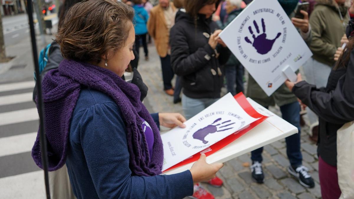 Imagen de un acto con motivo del Día contra la violencia machista en Esplugues