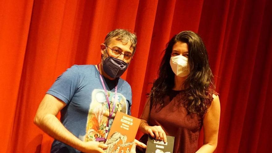 La "escritora del millón de euros" pasó por Avilés tras la pandemia