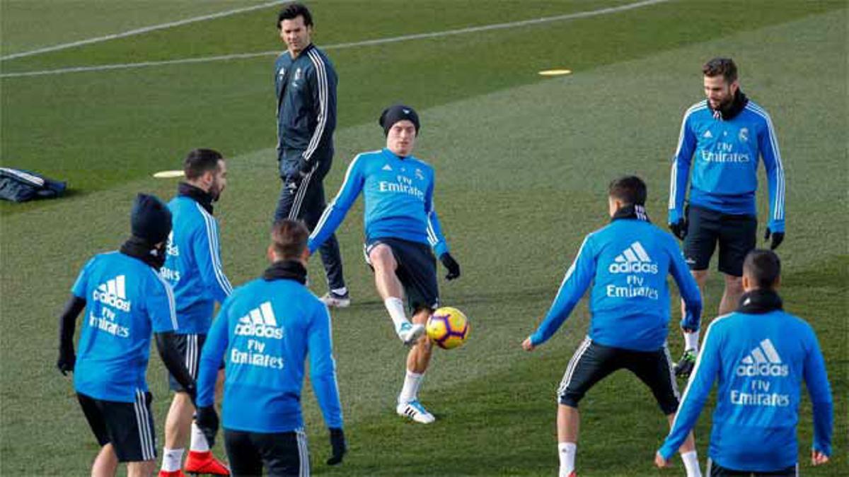 Último entrenamiento del Madrid antes de medirse al Alavés