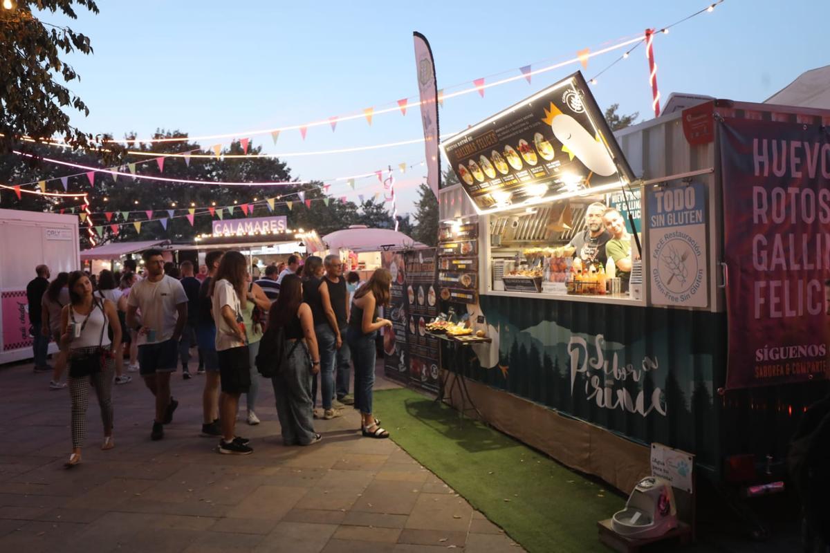 Buen rollo, buena comida y buena música: los tres pilares del festival Ebro Food Trucks