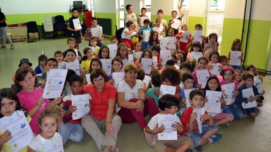 Más de 400 niños participaron en los campamentos urbanos de Cambre