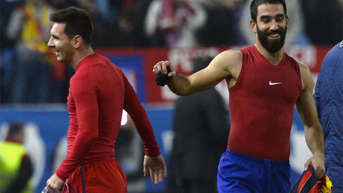 Messi y Arda Turan intercambiaron sus camisetas la pasada temporada