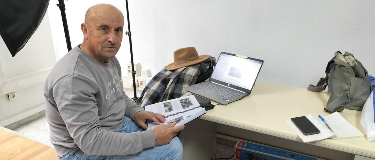 Fermín Faúndez con el trabajo sobre la construcción de la presa de Ricobayo