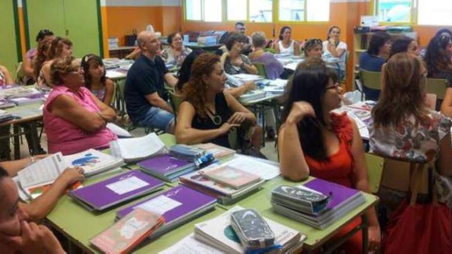 El Palmeral abarata el curso socializando todo el material escolar