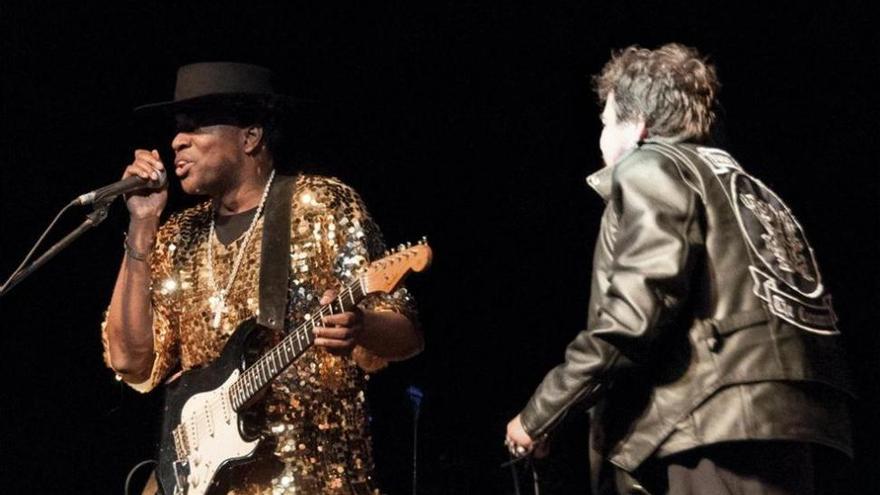 Carvin Jones elige El Corral de Cáceres para su último directo de gira