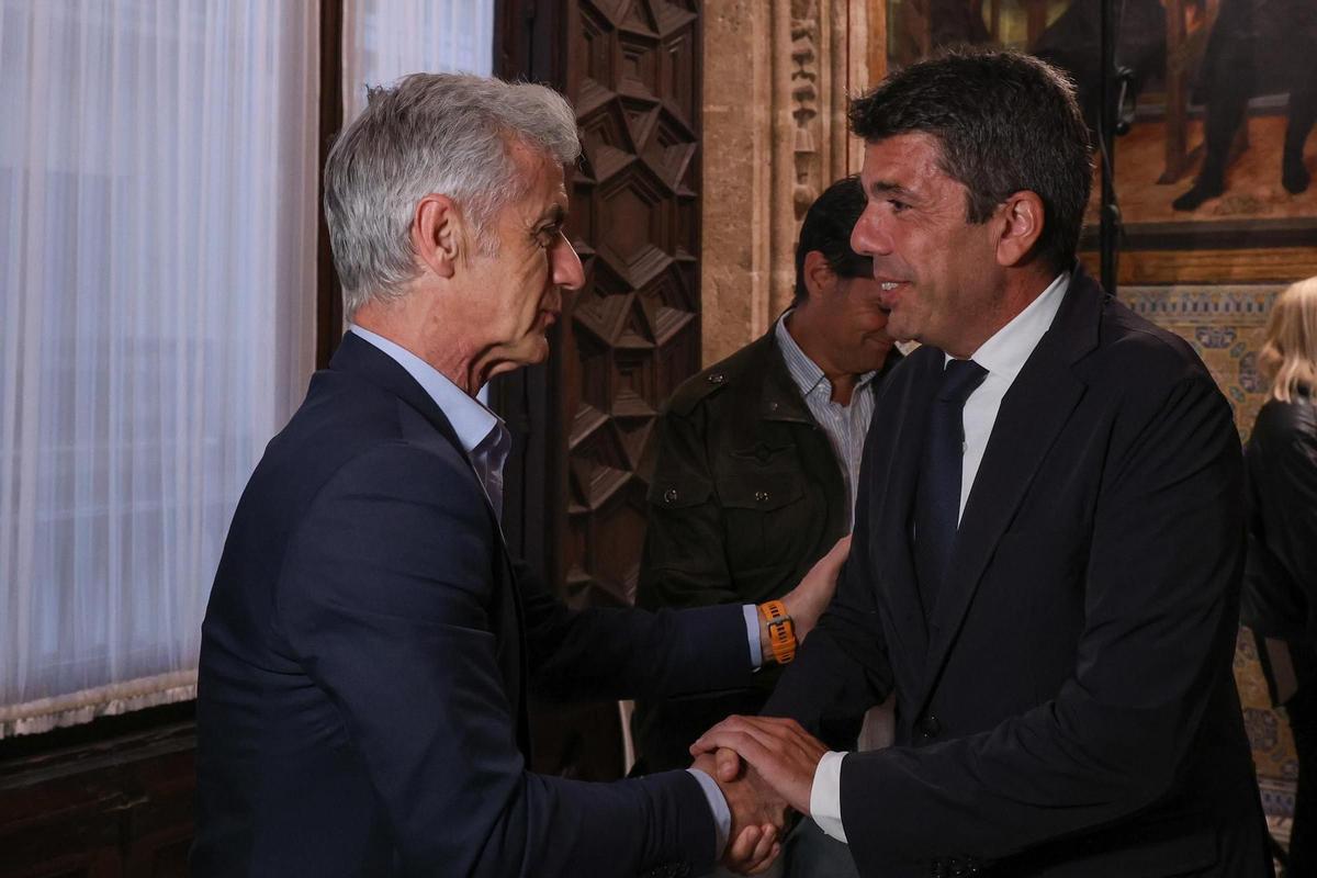 Mazón, con el presidente de Fedacova, Rafael Juan.