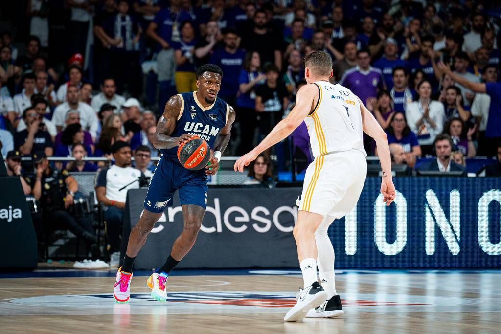 Las imágenes del Real Murcia-UCAM Murcia, primer partido de la final de la ACB