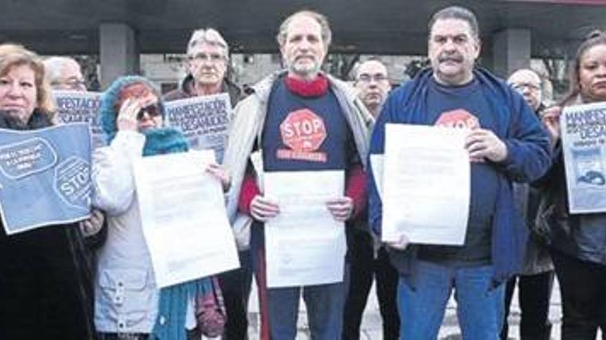 Stop Desahucios aporta 11.000 firmas para que se cambie la ley