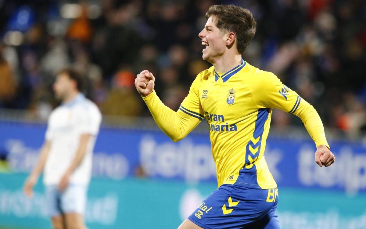 Pedrola festeja su tanto ante el Zaragoza.