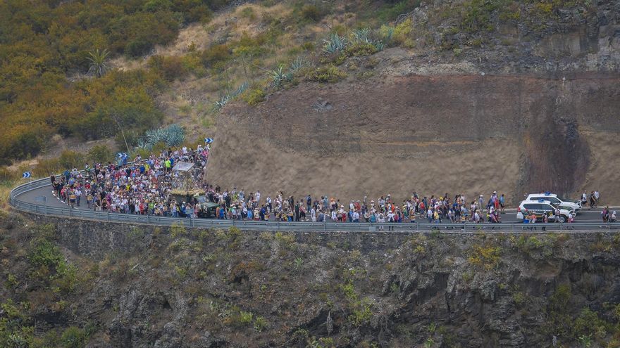 El regreso de la Virgen del Pino a Teror, este domingo, desde el helicóptero del Servicio Aéreo de la Guardia Civil