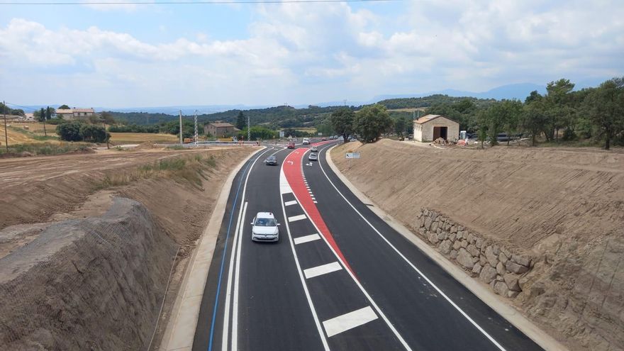 Obren al trànsit la variant de Sagàs, que completa l&#039;Eix del Lluçanès