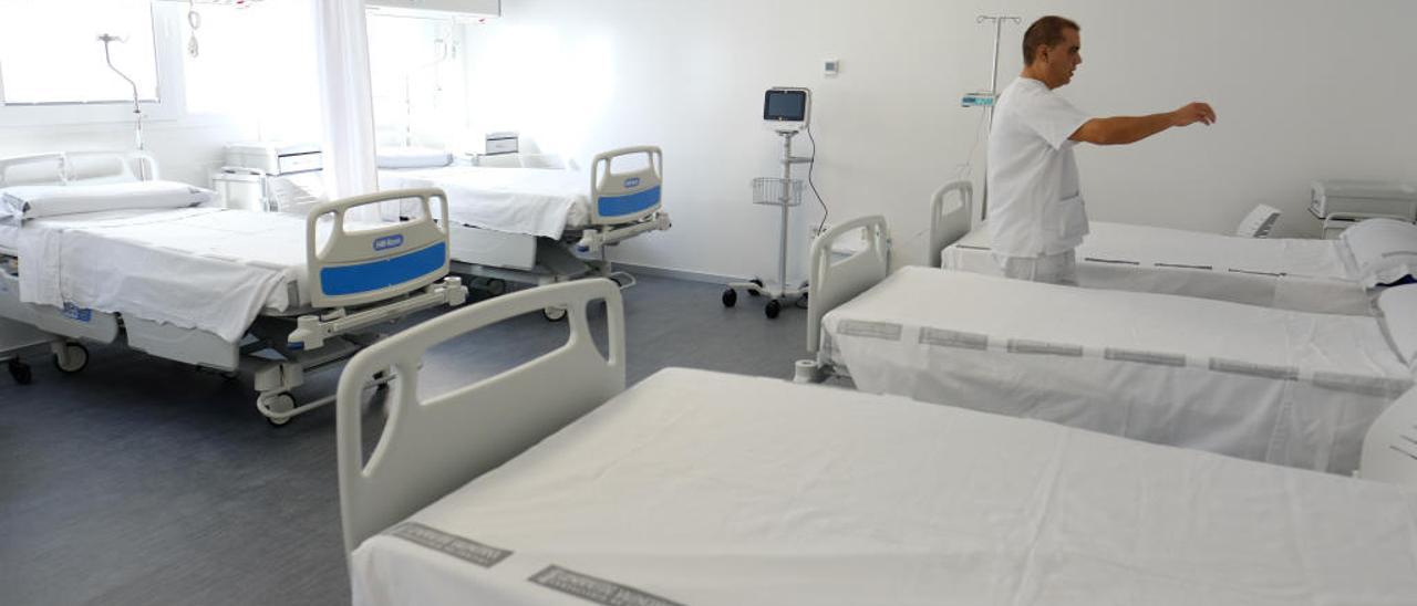 El Hospital General de Alicante cierra 100 camas por la falta de sustitutos en vacaciones