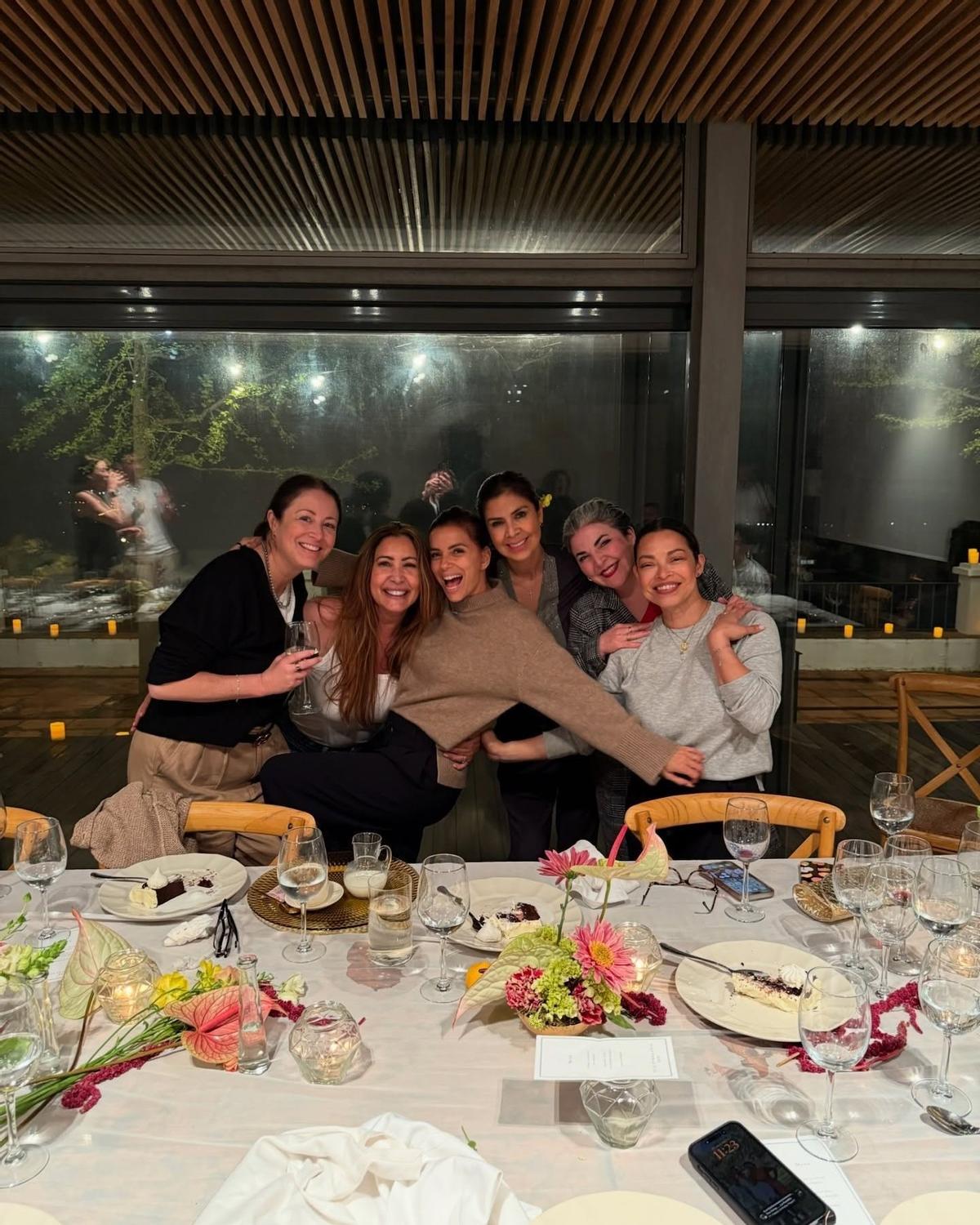 Eva Longoria, de cena con sus amigas, en Córdoba.