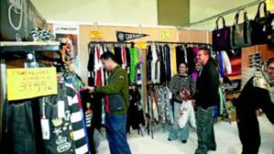 La ii feria del outlet ya esta abierta al gran publico