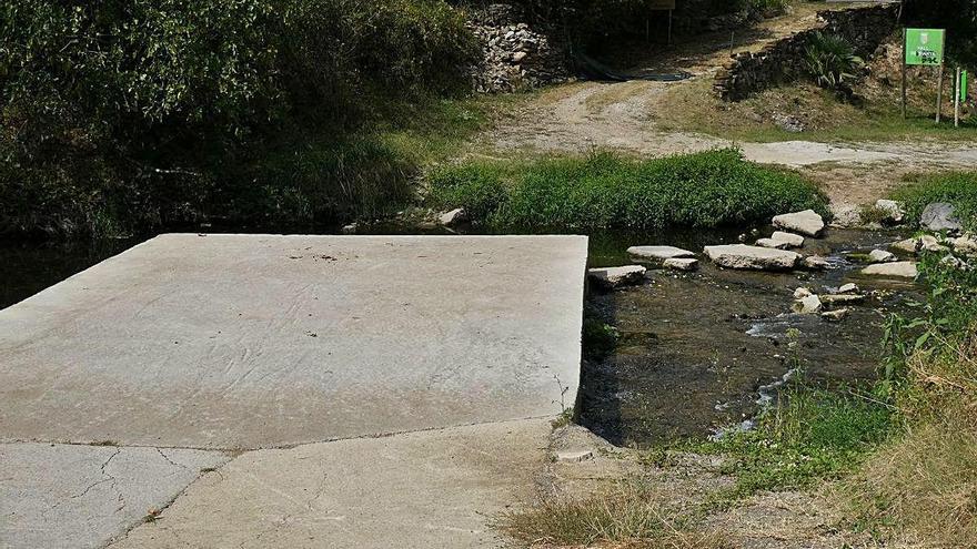 La passera està tallada en la part més propera al terme de la Vall de Bianya. Ahir a la tarda.