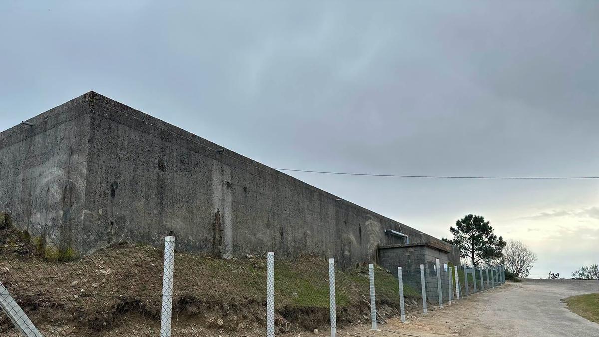 El depósito municipal de agua de Portoagavella, en A Caniza.