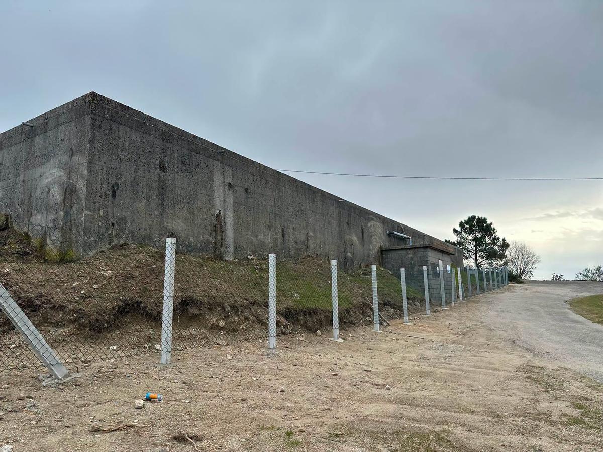El depósito municipal de agua de Portoagavella, en A Caniza.