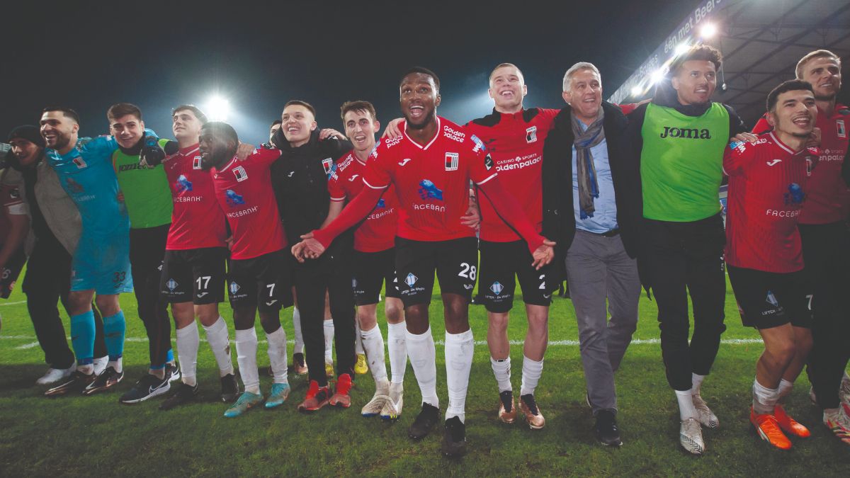 Los jugadores del Molenbeek celebran el ascenso a la Jupiler Pro League