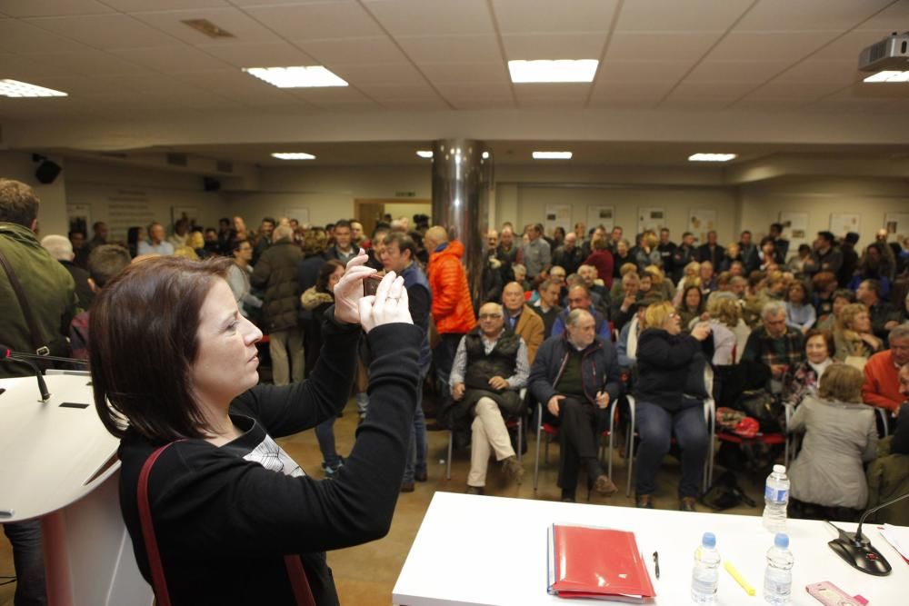 Reunión en la Casa del pueblo del PSOE gijonés